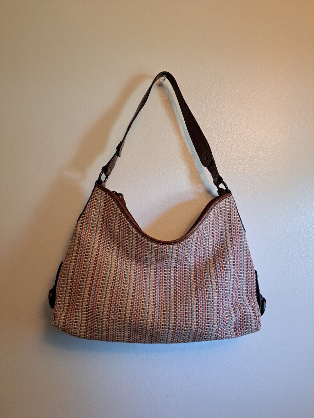 Vintage Fossil Key Earthtones woven hobo shoulder bag w/colorful striped pattern - Picture 2 of 13